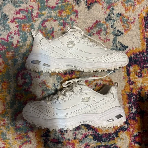 Skechers D’Lites Women's White and Gray Sneakers - Picture 2 of 8